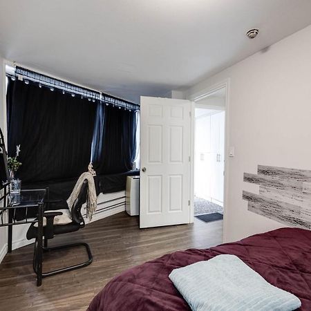 Apartament Bright Parkdale Court - Little Portugal W/ Free Parking Toronto Zewnętrze zdjęcie