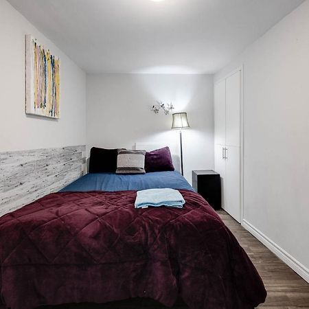 Apartament Bright Parkdale Court - Little Portugal W/ Free Parking Toronto Zewnętrze zdjęcie